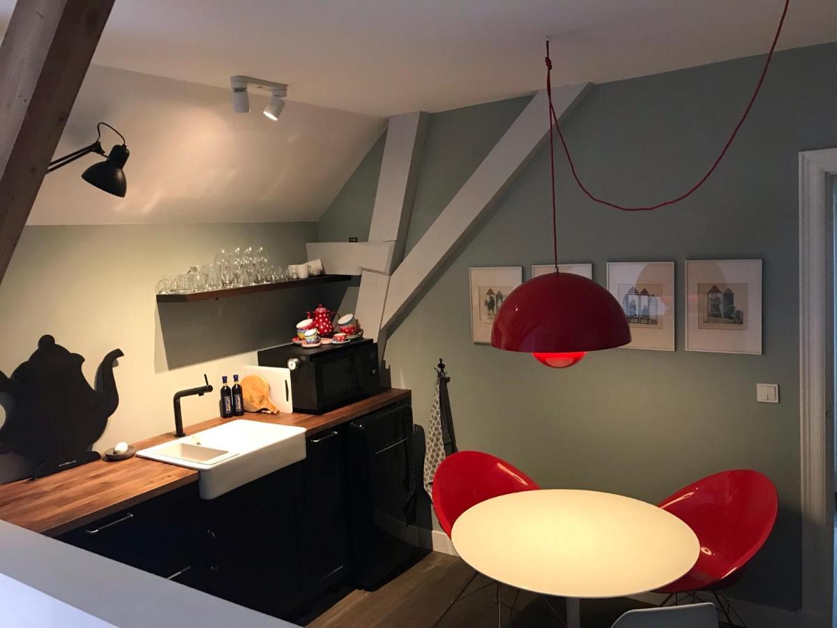 B&B Logeren Bij De Burgemeester Stad aan 't Haringvliet Exterior foto