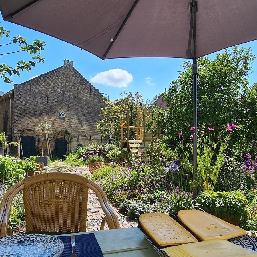 B&B Logeren Bij De Burgemeester Stad aan 't Haringvliet Exterior foto